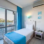 Hotel Bora 3*
